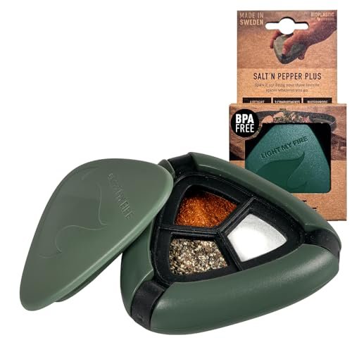 Light My Fire Barattoli Spezie Campeggio - Saliera e Pepiera Esterni - Kit 3 in 1 Spezie Sale e Pepe - Barattoli per Spezie - Plastica biologica 100% Senza BPA (SageGreen)