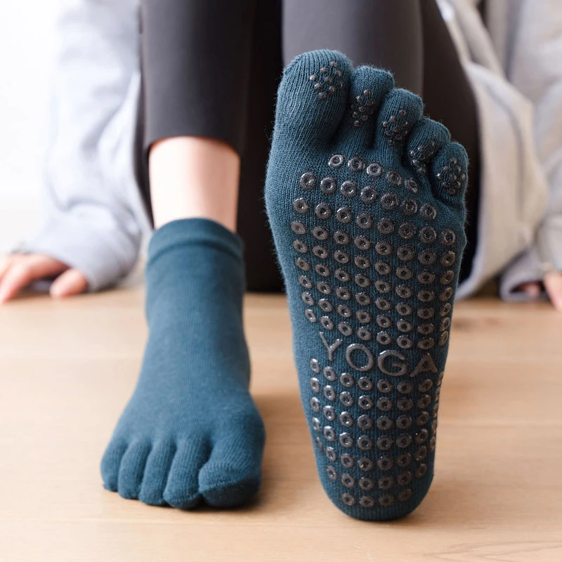 Calzini antiscivolo da donna per pilates Calzini da yoga antiscivolo in silicone a cinque dita Calzino sportivo in cotone traspirante per danza classica da donna